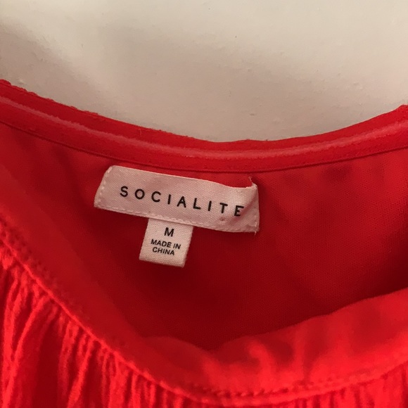 Red off the shoulders dress - Picture 2 of 5